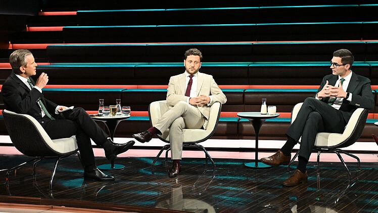 Bei "Markus Lanz" waren sich Felix Banaszak (M.) und Sepp M&uuml;ller uneinig, als es um das neue Heizungsgesetz sowie die bisherige Leistung der Bundesregierung ging.