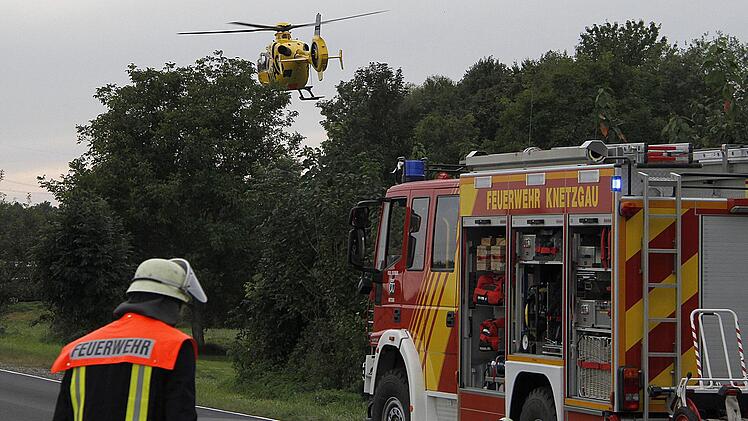 Ein Hubschrauber brachte den Verletzten in eine Klinik.