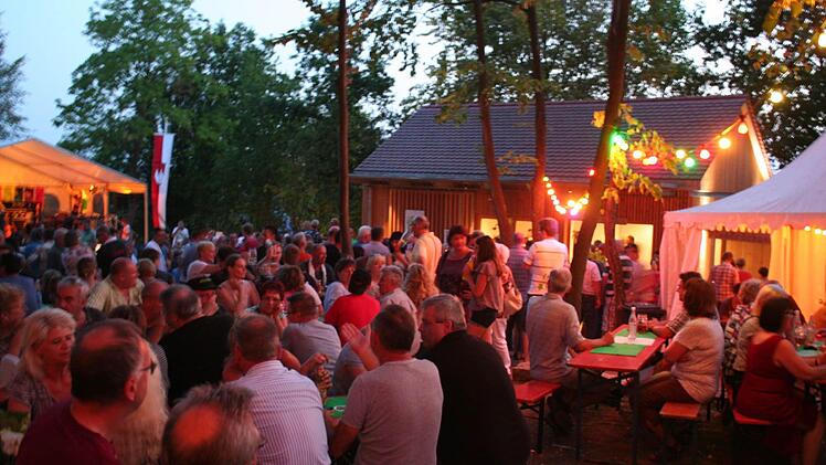 Die Kellerberg-Kerwa in Höchstadt war ein voller Erfolg. Foto: Evi Seeger
