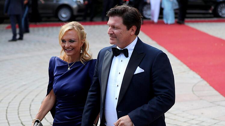 Schauspieler Francis Fulton-Smith und seine Frau Verena KleinFoto: Daniel Karmann/ dpa