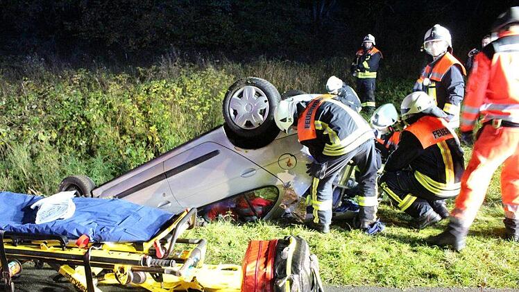 Szenario: Verkehrsunfall mit mehreren Verletzten. Feuerwehren und Rotes Kreuz &uuml;bten gemeinsam. Foto: Sebastian Gerr