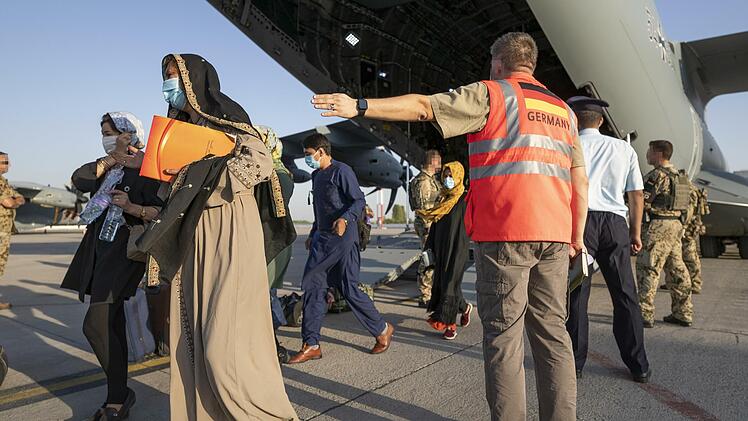 Ortskr&auml;fte aus Afghanistan sollen in der Ortsmitte von Wildflecken eine neue Heimat finden. Der B&uuml;rgermeister ist nicht begeistert. Symbolfoto: Marc Tessensohn/Bundeswehr/dpa