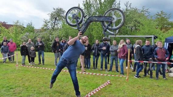 Jörg Richter aus Kalteneggolsfeld bei seinem Weltmeisterwurf Foto: Thomas Weichert