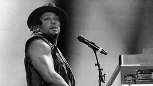 D'Angelo: 11. Februar 1974 - 14. Oktober 2025