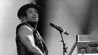 D'Angelo: 11. Februar 1974 - 14. Oktober 2025 D'Angelo: 11. Februar 1974 - 14. Oktober 2025