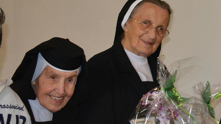 Schwester Donata und Schwester Armella verlassen Maria Bildhausen. Foto: Hanns Friedrich
