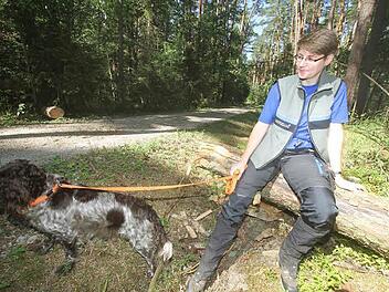 Dafür hat Heike Grumann im Wald selten Zeit: Sich einfach mal in Ruhe hinzusetzen, um den Wald in all seiner Schönheit zu genießen.  Fotos: Michael Busch
