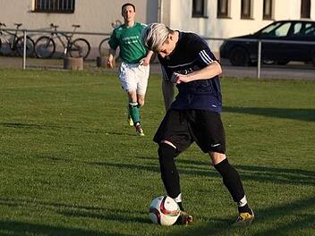 Tim Büttner kickte in der vergangenen Saison in der A-Jugend der JFG Seebachgrund. Mittlerweile hat er sich in die Kreisliga-Stammelf des FSV Großenseebach gespielt.  Foto: Matthias Hofmann