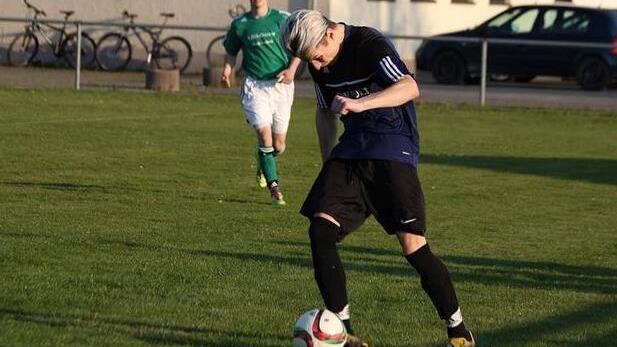 Tim Büttner kickte in der vergangenen Saison in der A-Jugend der JFG Seebachgrund. Mittlerweile hat er sich in die Kreisliga-Stammelf des FSV Großenseebach gespielt.  Foto: Matthias Hofmann