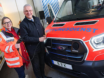 Erster voll-elektrischer Krankentransportwagen in Bayern