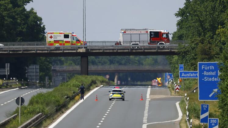Geruch sorgt f&uuml;r Vollsperrung von A73 in F&uuml;rth