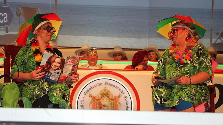 Zwei lustige Witwen: Caroline Ehrsam und Simone Fehn