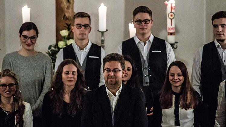 Reichlich Beifall gab es für das Konzert des Jugendchors Vocalholics in der Kirche St. Johannis in Rödental.Foto: Jochen Berger