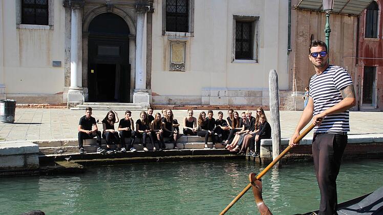 Orchestermitglieder des KHG beim Besuch in Venedig. In Kürze folgt der Gegenbesuch.  Foto: pr