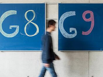 Wohin geht es mit G8 und G9? Das ist die Frage, vor der die beiden Kronacher Gymnasien stehen. Foto: Armin Weigel/dpa