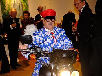 Regena-Chef Joachim Hunger als Himmelsbote Aloisius auf der Harley. Gerd Schaar