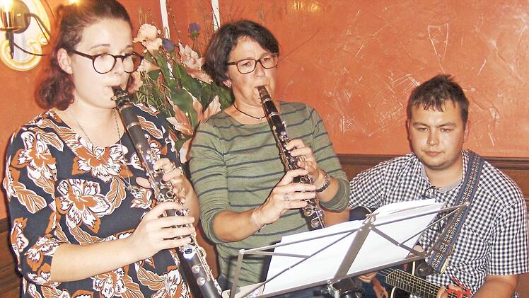 Die neu gebildete Musikantengruppe "Die Klüeßtaler" gestalteten den Abend.