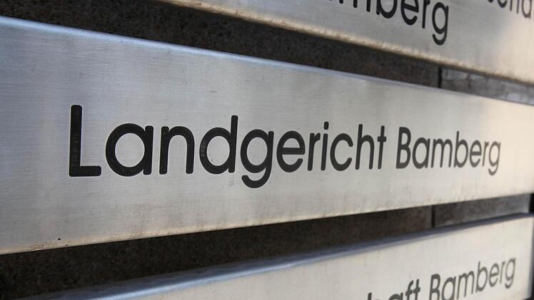 Ein unter einer Psychose leidender 40-Jähriger steht derzeit vor dem Landgericht Bamberg.  Symbolbild: B. Herbst