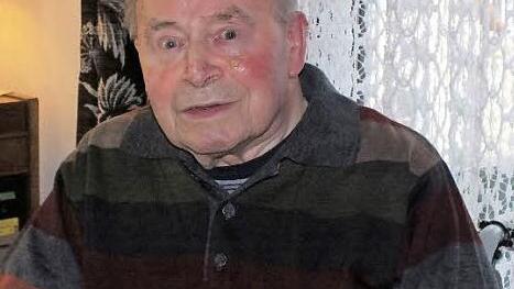 Josef Kuhn ist ein bekannter Zeiler, der zu seinem 95. Geburtstag natürlich auch viel Besuch erhielt. Foto: Alfons Beuerlein