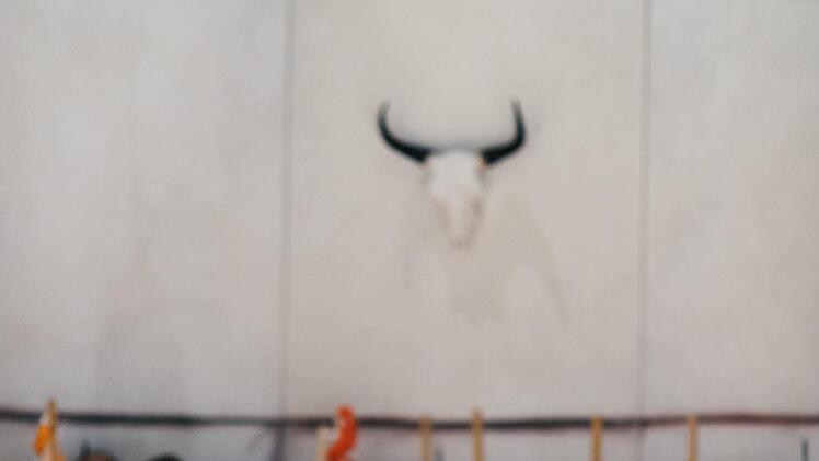 In der Neuinszenierung und im Bühnenbild von Alexander Müller-Elmau feiert die Oper "Carmen" von Georges Bizet" ihre Premiere am Landestheater Coburg.Foto: Sebastian Buff