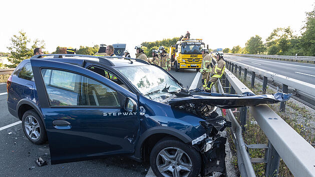 A70 bei Bamberg: Auto prallt gegen Transporter