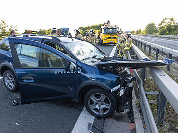 A70 bei Bamberg: Auto prallt gegen Transporter