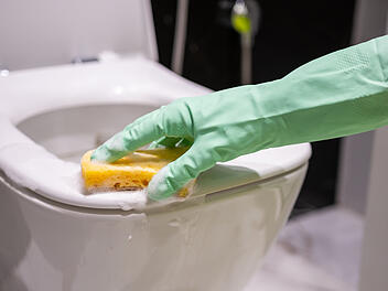 Erlangen: Streit um verschmutzte Toilette endet mit Handgreiflichkeiten