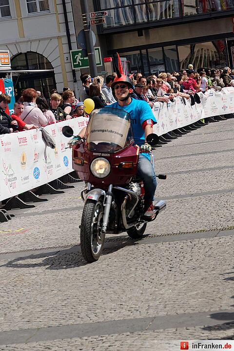 Weltkulturerbelauf 2017 in Bamberg: Der Zieleinlauf am Maxplatz