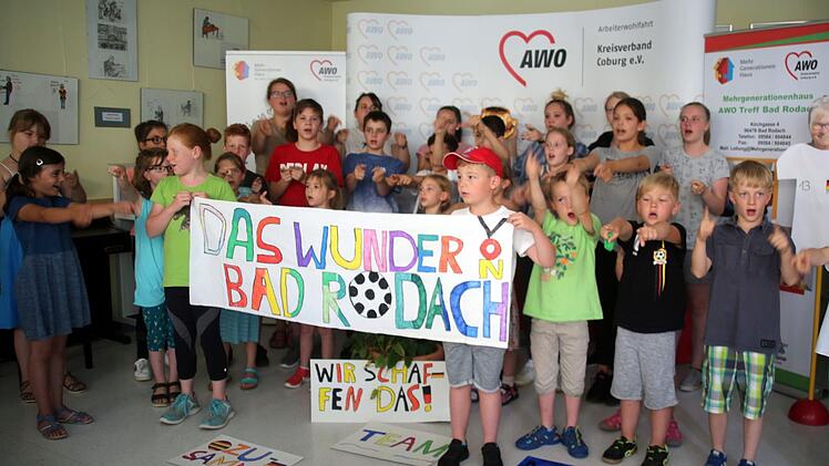 Vortrag der Schulkinder zur Eröffnung des Familienstützpunkts in Bad Rodach Foto: Bettina Knauth