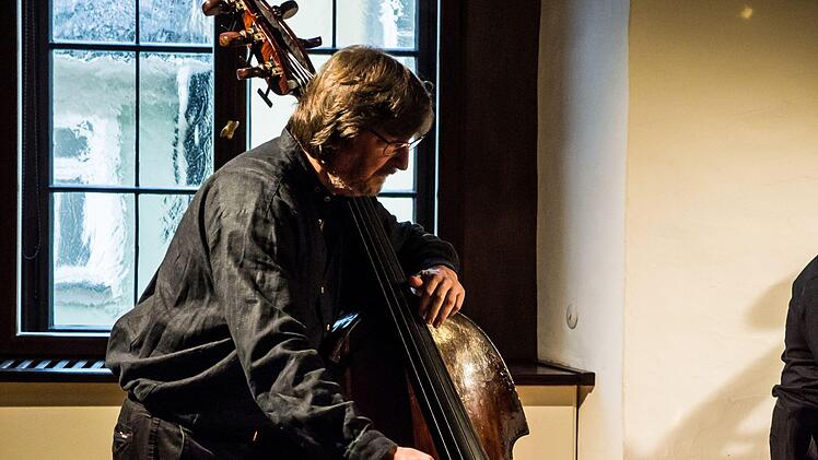 Begeisterten Beifall gab es für das Kontrabass-Quartett beim Konzert im Coburger Rathaussaal.Jochen Berger