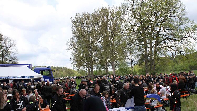 Erlangen: Toy Run 2023 bei "Bombenwetter" - 30.000 Euro Spenden gesammelt