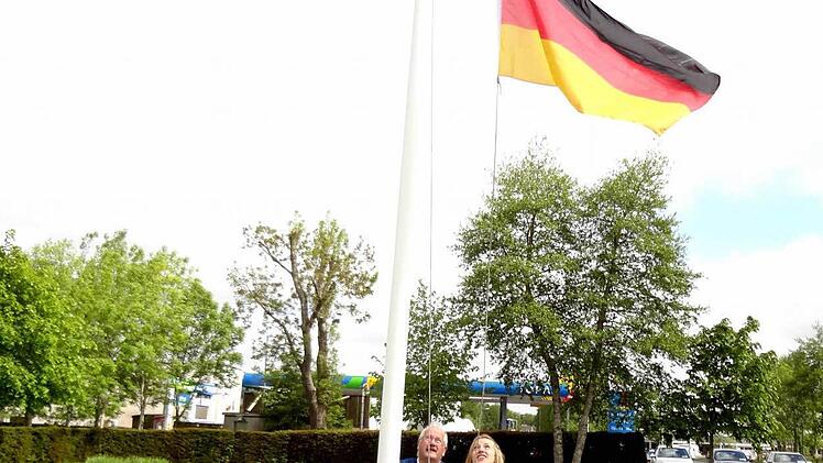 Julia hisst die deutsche Flagge. Foto: privat