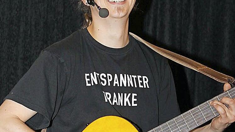 Der Kabarettist Stefan Eichner aus Kulmbach bei seinem Auftritt in Teuschnitz Foto: Michael Wunder