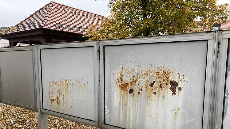 Rostige Ansichten: Die Vereinskästen am Seeplatz in Garitz sind in keinem guten Zustand, hieß es bei der Herbstversammlung der Vereine.