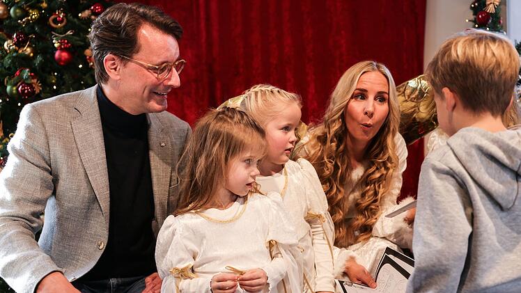 Eröffnung der Christkindpostfiliale in Engelskirchen