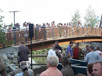 Die Brücke am Mainzusammenfluss gibt es seit zehn Jahren. Foto: Archiv