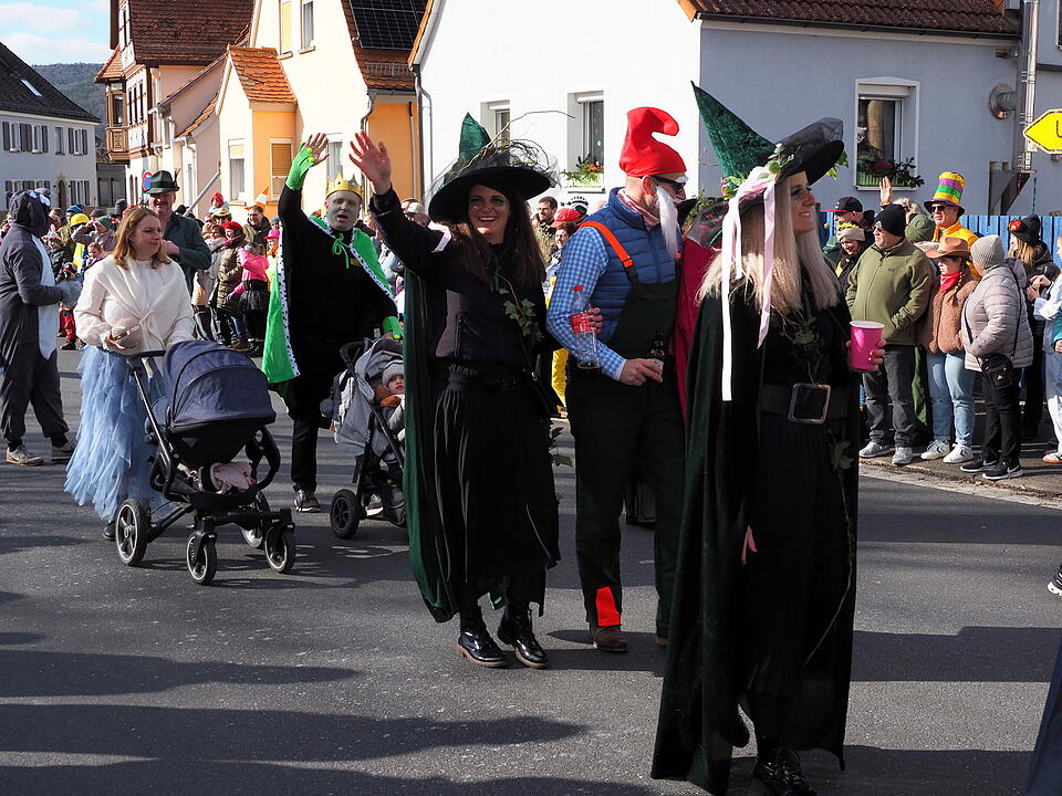Wildes Faschingstreiben in Steinach an der Saale.