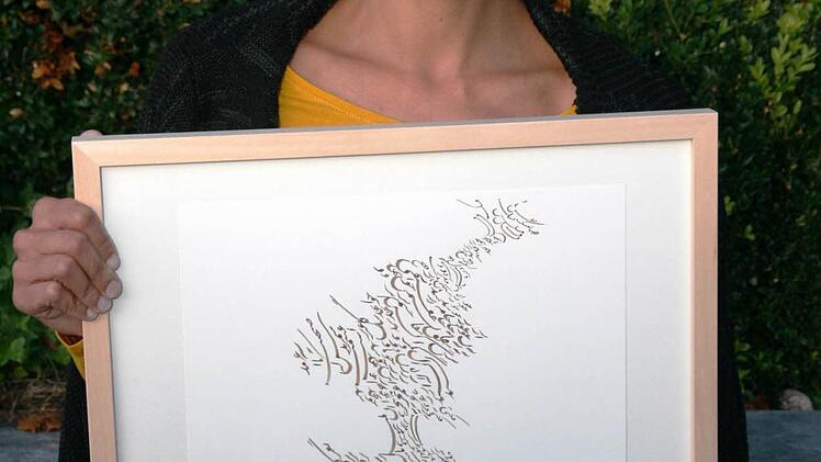 Die Iranerin Somayeh Farzaneh präsentiert ihre Werke bei "Kunst & Genuss".Fotos: Galster