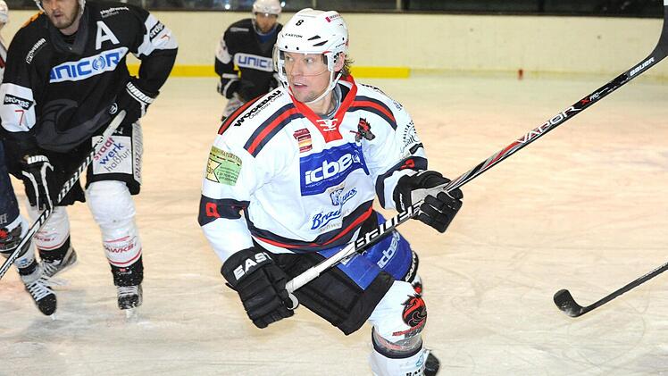 Derbyzeit: Szene aus dem Spiel der Kissinger Wölfe gegen den ESC Haßfurt. Foto: Hopf