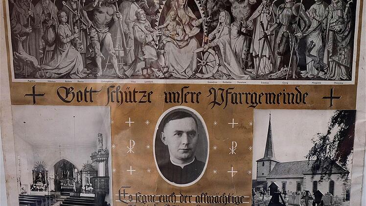 Ausstellung historischer Fotos und Gegenstände im alten Rathaus. Foto: Gerd Schaar