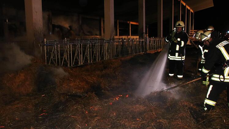 Eindrücke vom Brand in Haard in der Nacht auf Sonntag. Foto: Ralf Ruppert