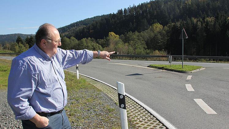 Diese Ecke war nicht einfach, erinnert sich Kurt Pröstler an der Einfahrt Wallenfels Ost