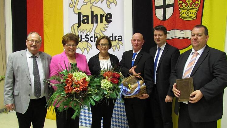 Feierlichkeit zum 50-jährigen Bestehen des CSU-Ortsverbandes Schondra Foto: Michael Belz