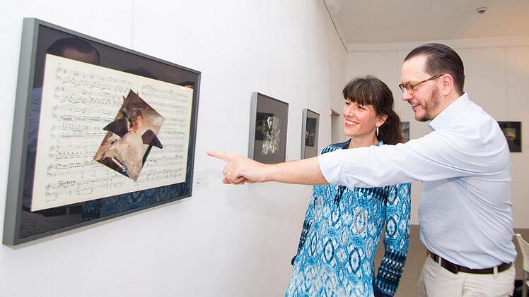 Die Münchner Künstlerin Christiana Biron (links) und der Kronacher Museologe Alexander Süß haben die Ausstellung "Krieg und danach" in den vergangenen Wochen gemeinsam konzipiert. Foto: Marian Hamacher
