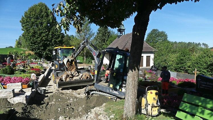 Der Wüstensteiner Friedhof wird neu gestaltet. Foto: Paul Pöhlmann