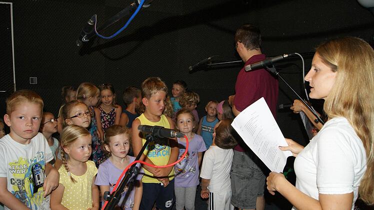 Die Kindergartenkinder bei ihrem Besuch im Tonstudio im Sommer.Foto: Kindergarten