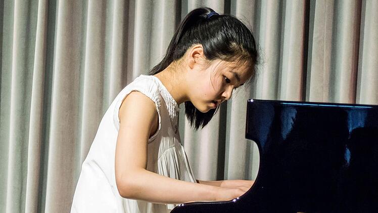 You Wei Liu bei ihrem Soloabend in Coburg Foto: Jochen Berger