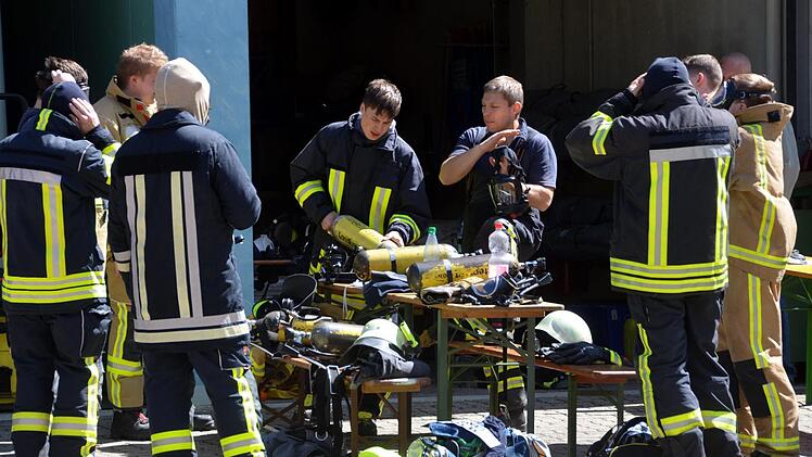 Übung der Feuerwehren des Landkreises Bad Kissingen und der Bundeswehr-Feuerwehr im Atemschutzzentrum in Oberthulba. Peter Rauch