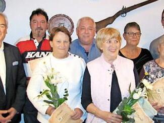 Der Bürgerverein Lützelbuch ehrte seine Rubinjubilare (von links): Dietmar Wächter, Josef Hecher, Katja Hecher, Volker Fertsch, Margita Scheler, Sabine Fertsch, Inge Welsch, Torsten Scheler.