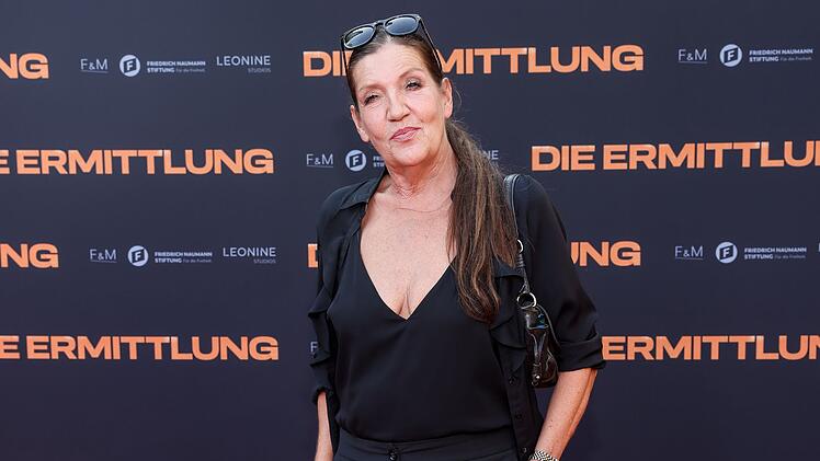 Im Interview erzählt die Schauspielerin, was sie gerade am liebsten anzieht.